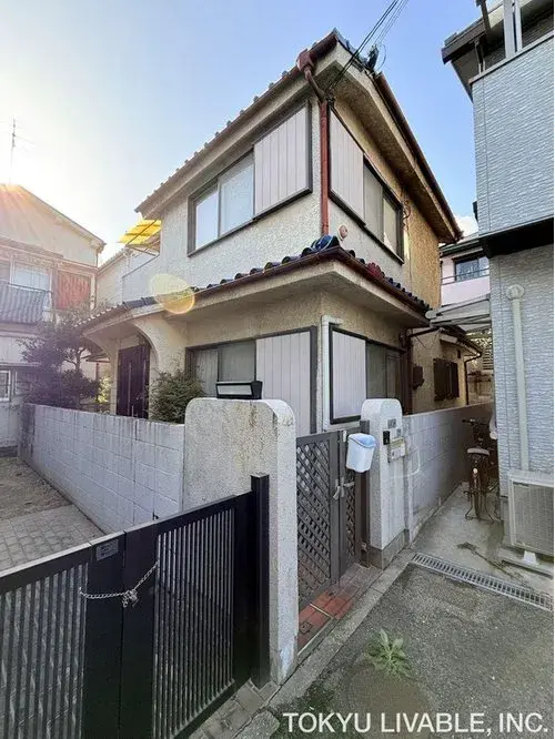 Akiya in Kobe