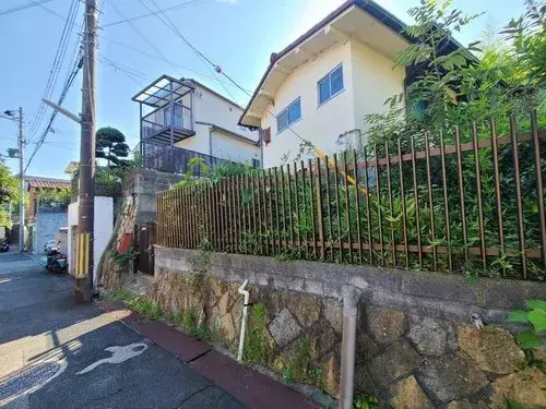 Akiya in Kobe