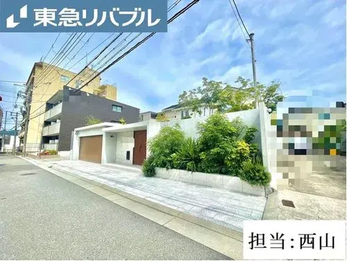 Akiya in Kobe
