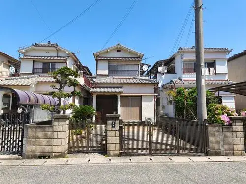 Akiya in Kobe