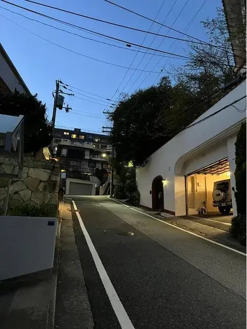 Akiya in Kobe