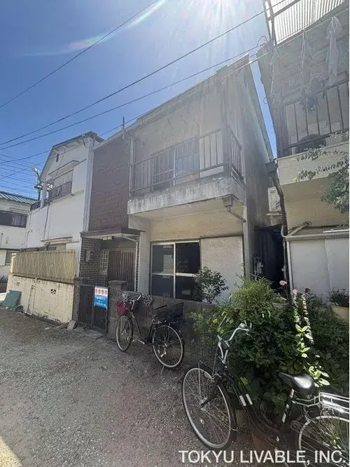 Akiya in Itami