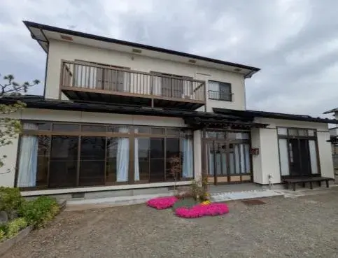 Akiya in Tome