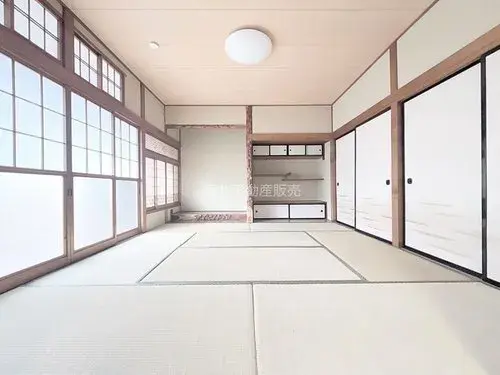 Two-story House with All-room Storage Ichinoseki-cho Iwate Prefecture (5)
