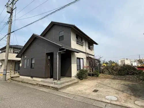 Akiya in Komatsu