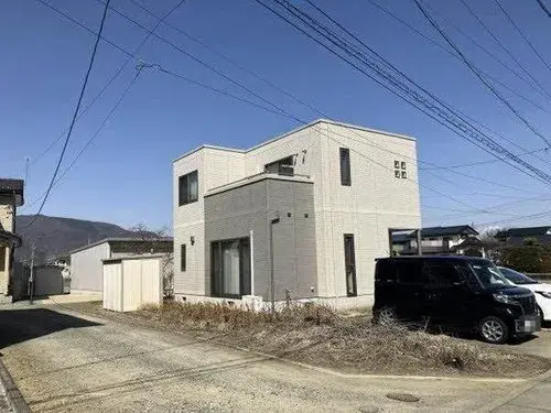 Akiya in Chikuma