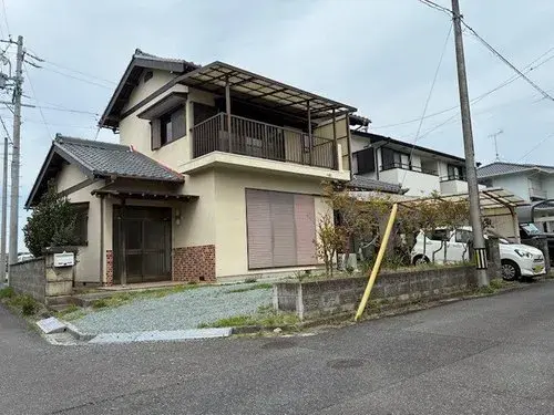 Akiya in Tsu