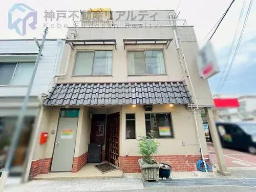 Akiya in Kobe