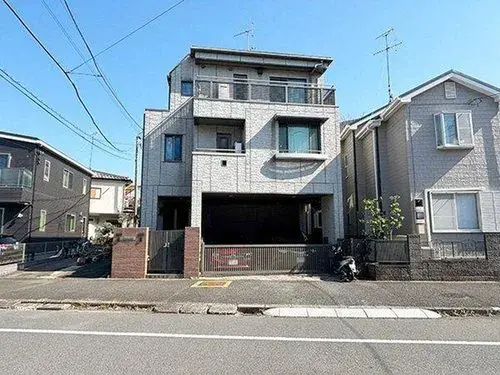 Akiya in Yokohama