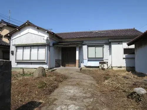 Akiya in Murakami