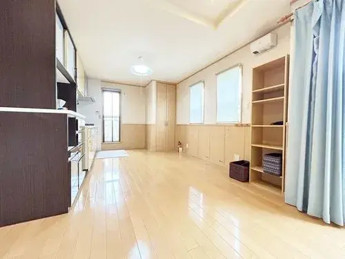 Akiya in Neyagawa