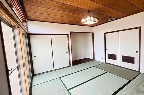 Residencia con Amplio Almacenamiento, Nishinomiya, Prefectura de Hyogo (3)