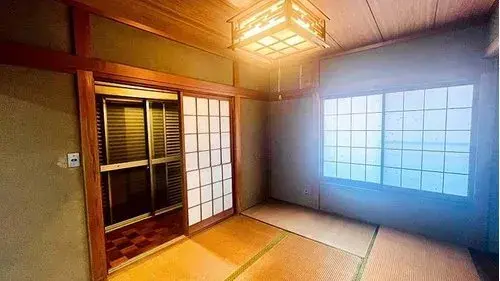 Residencia con Amplio Almacenamiento, Nishinomiya, Prefectura de Hyogo (5)