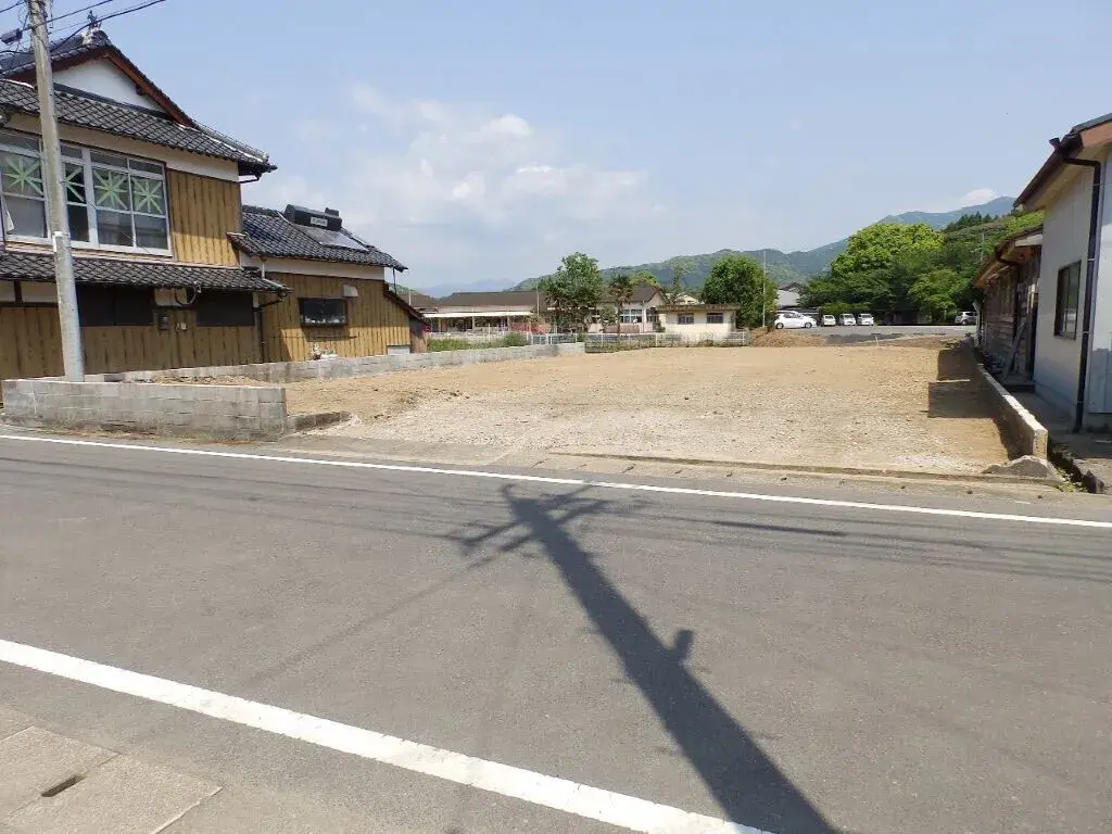 Akiya in Imari