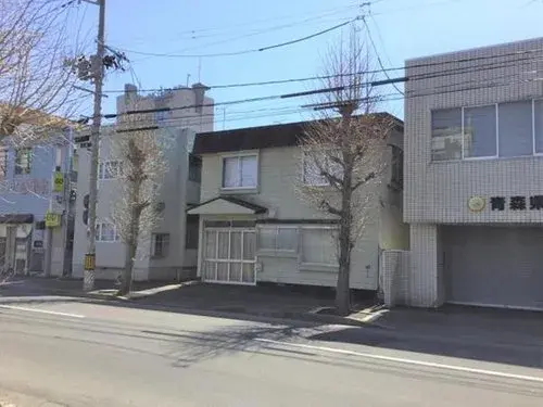 Akiya in 青森市