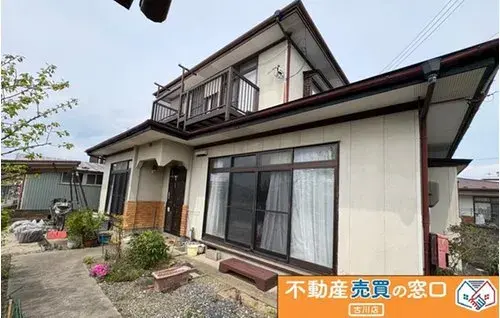 Akiya in Tome