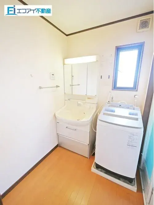 LDK 15+ Tatami, 2-Story, Two-Family House in Anjo, Aichi Prefecture (5)