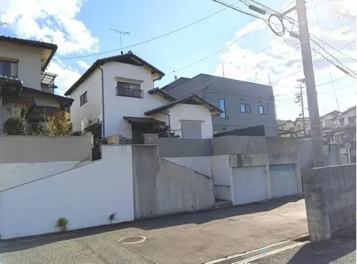 Akiya in 広島市