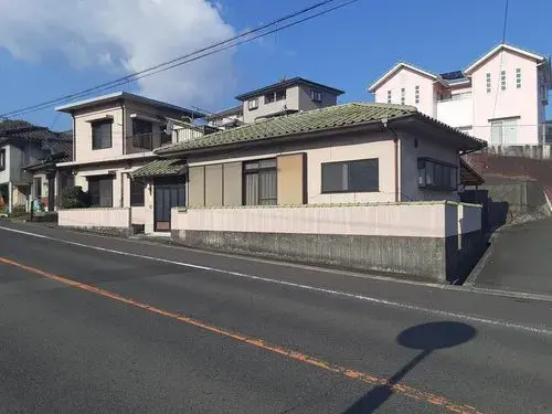 Akiya in Mitoyo
