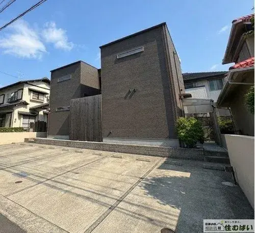 Akiya in Higashi Ward