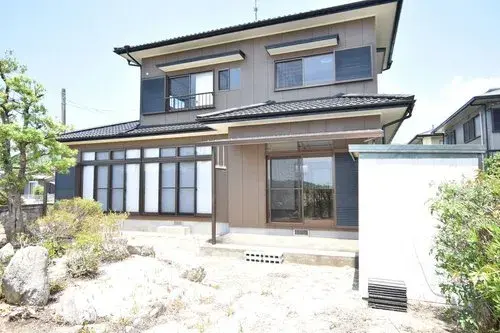 Akiya in 小城市