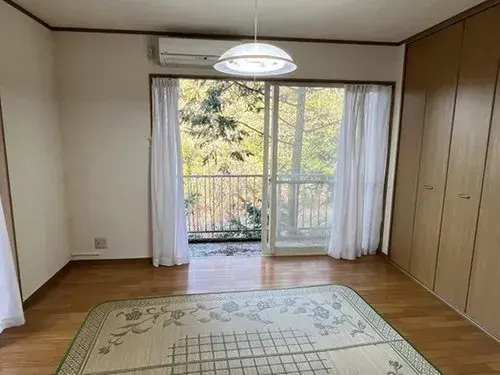 Propiedad de 2 Plantas con Amplio Almacenamiento en Atami, Prefectura de Shizuoka (3)