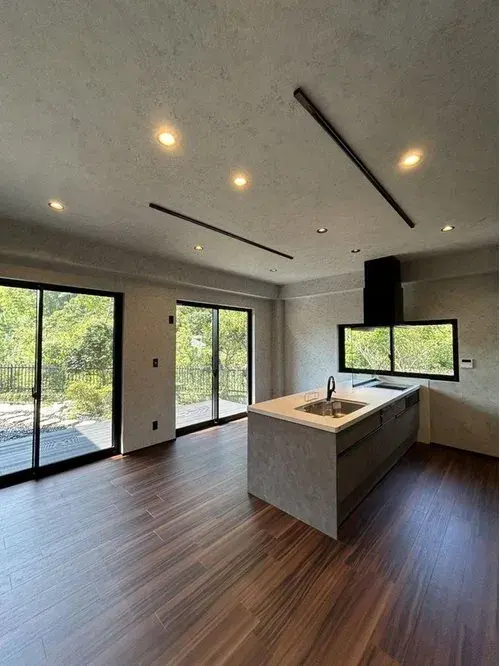 RC Structure House with All Rooms Storage Okazaki City Aichi Prefecture (2)