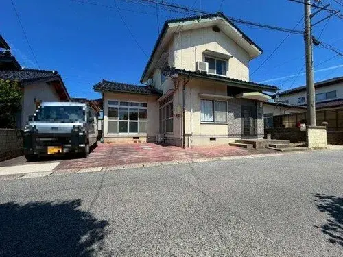 Akiya in 米子市
