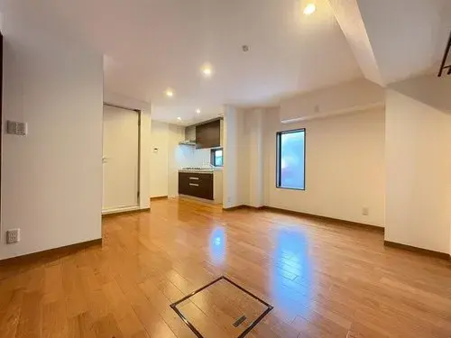 Two-Family Residence Hiroshima City Hiroshima Prefecture (2)