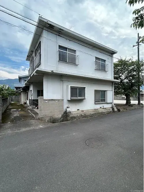 Akiya in Shikokuchuo