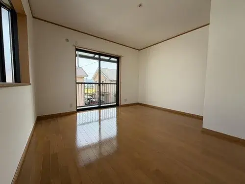 Two-story house with walk-in closet and ample storage, Shikokuchuo City, Ehime Prefecture (3)