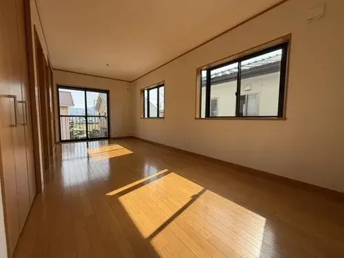 Two-story house with walk-in closet and ample storage, Shikokuchuo City, Ehime Prefecture (4)