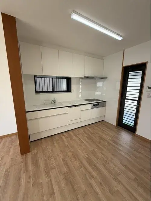 Two-story house with walk-in closet and ample storage, Shikokuchuo City, Ehime Prefecture (6)
