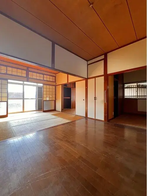 Akiya in Ogori