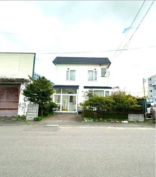 Akiya in Chitose