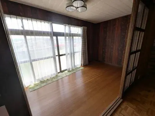2-Story House Ugo Town Akita Prefecture (4)