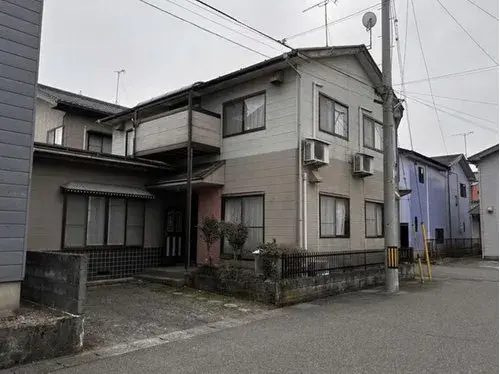 Akiya in Gosen