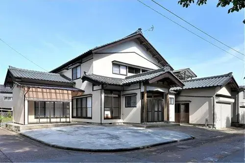 Akiya in Tsubame