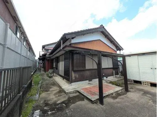 Akiya in 津市