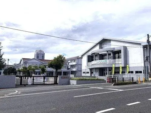 4室2厅1厨带储藏室住宅 奈义町 冈山县 (19)