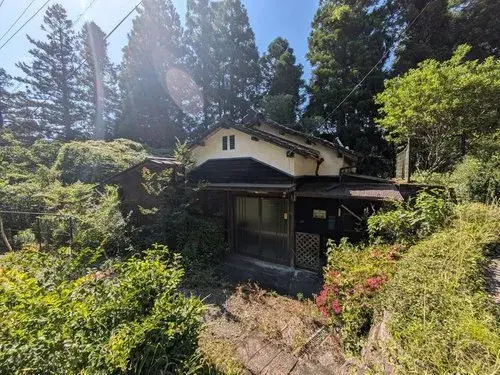 Akiya in Hita