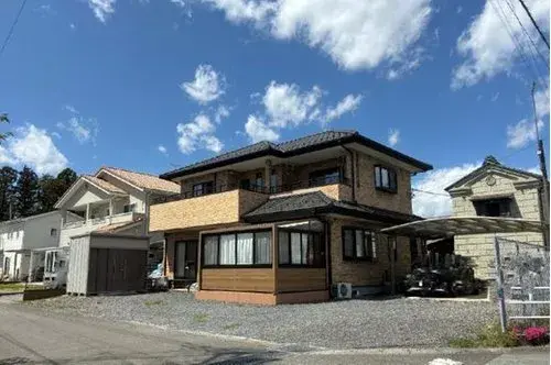 Akiya in Sakura