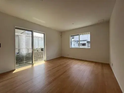2-Story House Kadoma City Osaka Prefecture (2)