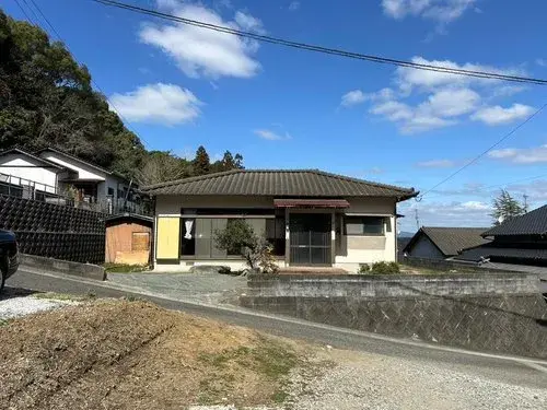Akiya in Kama