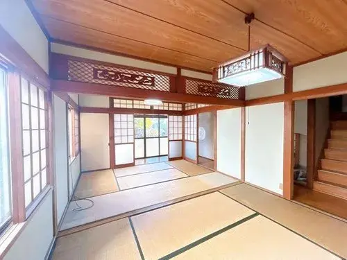 Akiya in Koshi