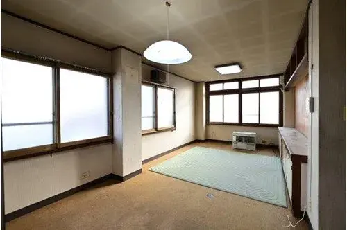 Large LDK 3-Story Property Kuroishi City Aomori Prefecture (2)