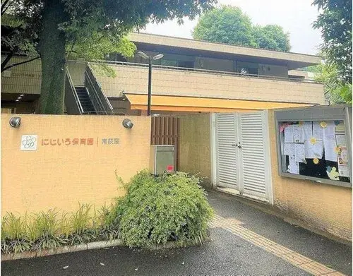 2-Story House with All Rooms Storage and 15+ Tatami LDK Minato Ward Tokyo (11)