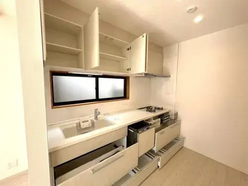 2-Story House with All Rooms Storage and 15+ Tatami LDK Minato Ward Tokyo (6)