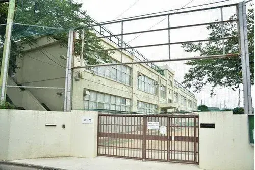 2-Story House with All Rooms Storage and 15+ Tatami LDK Minato Ward Tokyo (10)