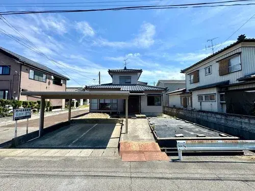 Akiya in Barrio Akiha